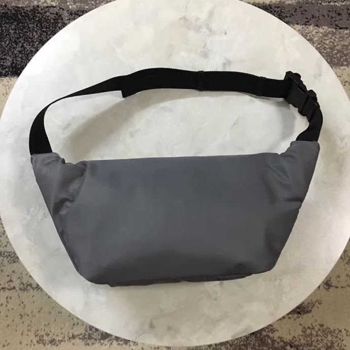 BALENCIAG巴黎世家 爆款 2018年早秋 Wheel Logo 刺繡腰包  BL1473